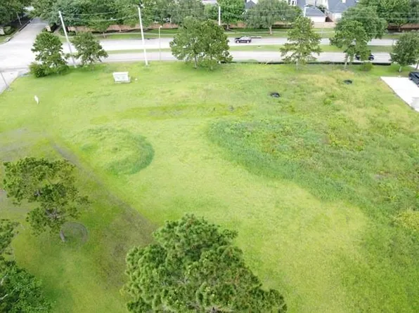 2920 W Walker St, League City, TX 77573