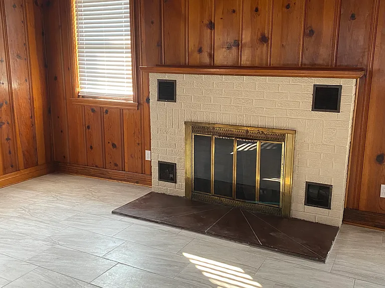 2124 NW Columbia Ave — Photo 3