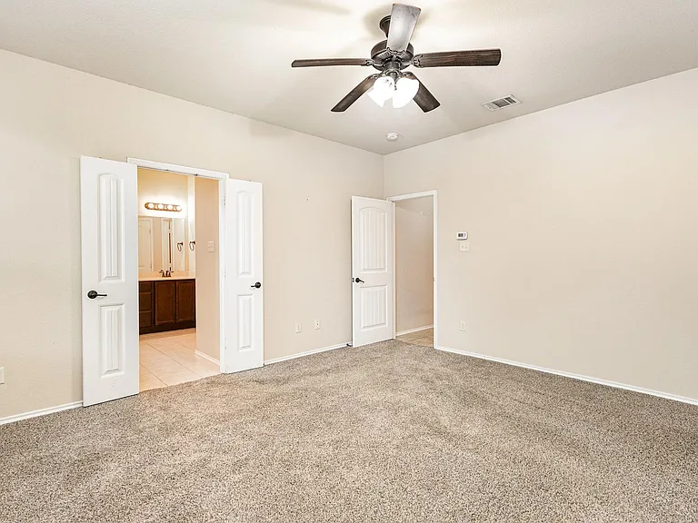 208 Whitman Dr — Photo 18