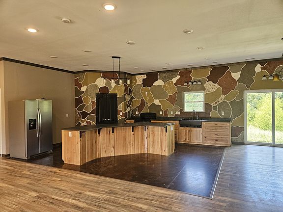 3rd image of 4629 Hohm Way