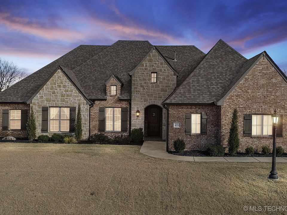 1st image of 6251 N Creekwood Dr