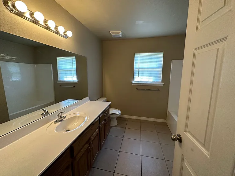 77 Sundance Dr — Photo 4