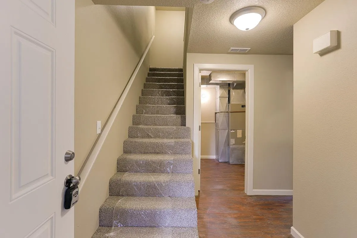 3 bed, 1.5 bath, 1426 sqft, $1,900 — Photo 4