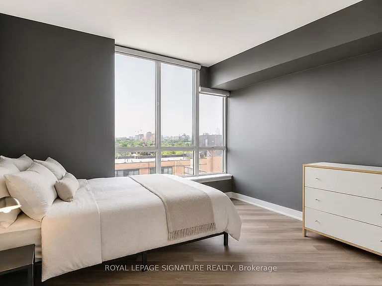 801 King St W #1113 — Photo 11