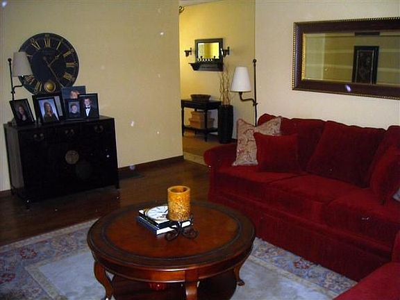 4th image of 2595 Custer Dr