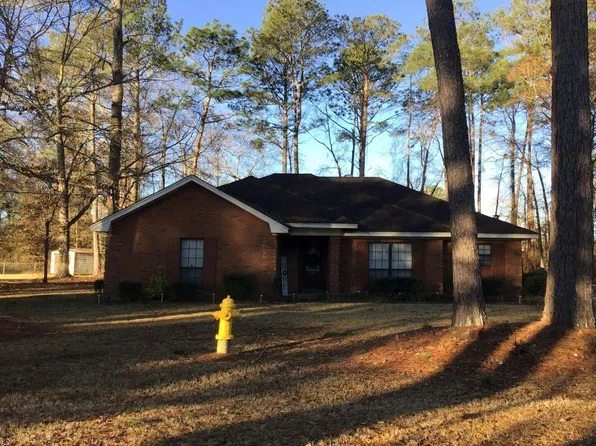 2761 Pine Acres St, Millbrook, AL 36054
