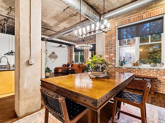 3rd image of 3235 Roswell Rd NE Unit 609