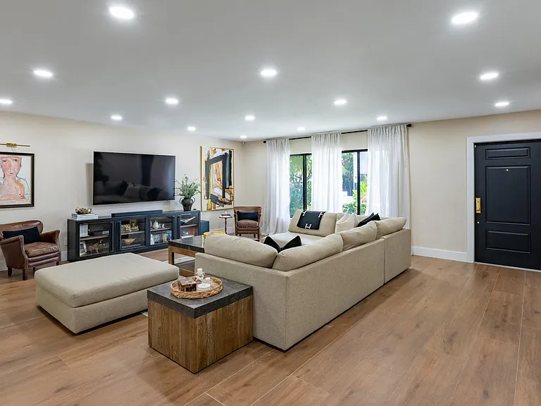 335 Franklin Rd — Photo 12