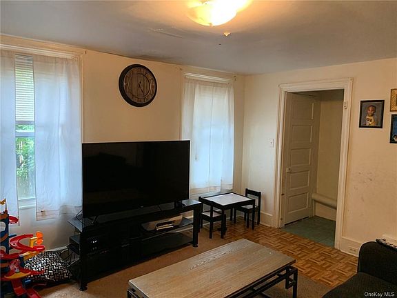 2nd image of 65 Campbell St