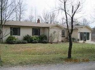 855 Summit Dr, Oneida, TN 37841