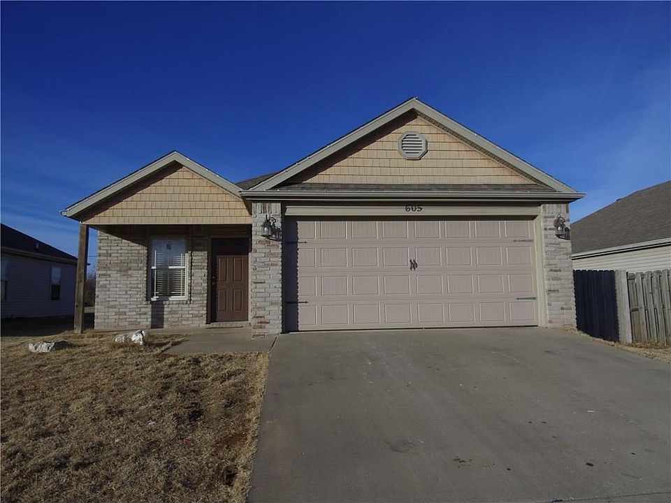 1st image of 605 E Bonnie Ln