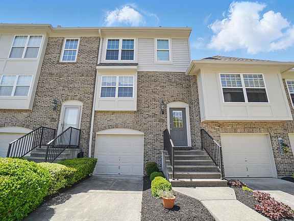 5th image of 10832 Doral Ct