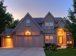 7912 NW Twilight Pl, Parkville, MO 64152
