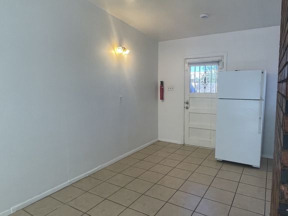 4th image of 714 Truman St NE #B