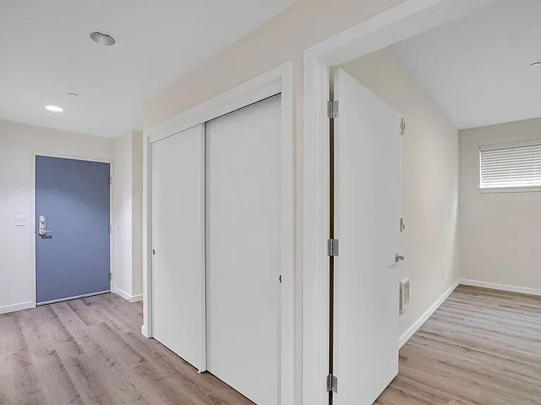 Ellie Jean Apartments — Photo 30