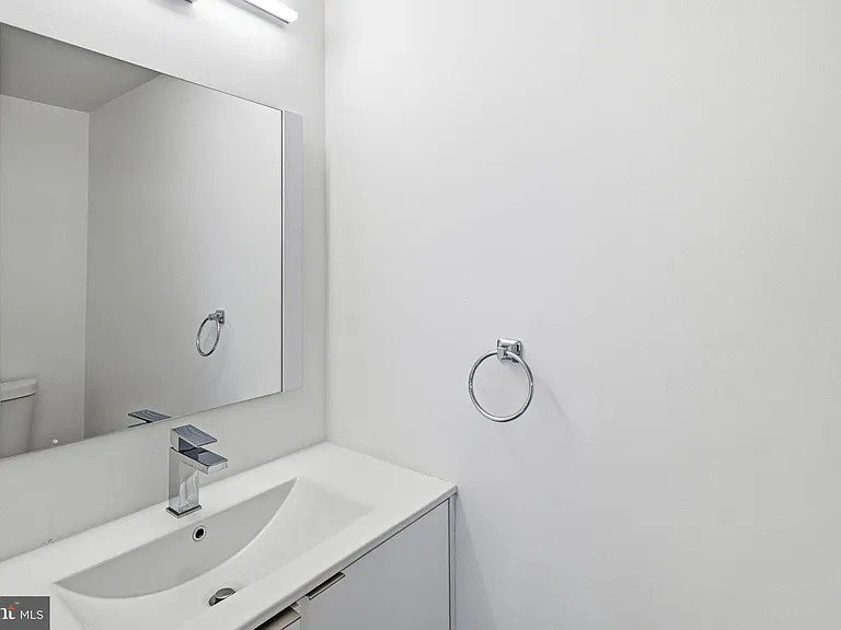 1329 N 17th St #8D — Photo 5