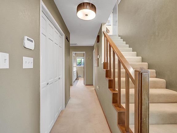 4th image of 1109 Springcreek Dr