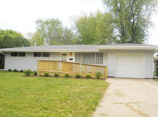 1411 Knoll Crest Dr, Mendota, IL 61342