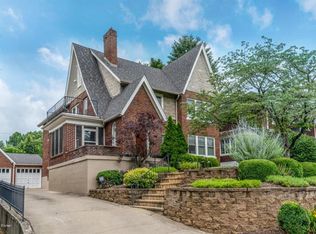 2119 Village Dr, Louisville, KY 40205