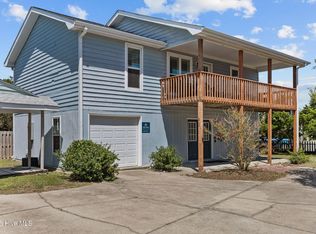 210 Bayview Dr, North Topsail Beach, NC 28460