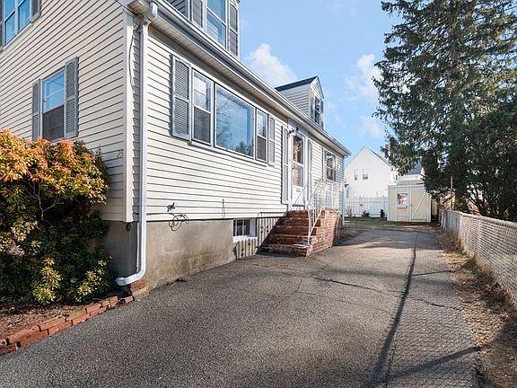 3rd image of 25 Northend Ave