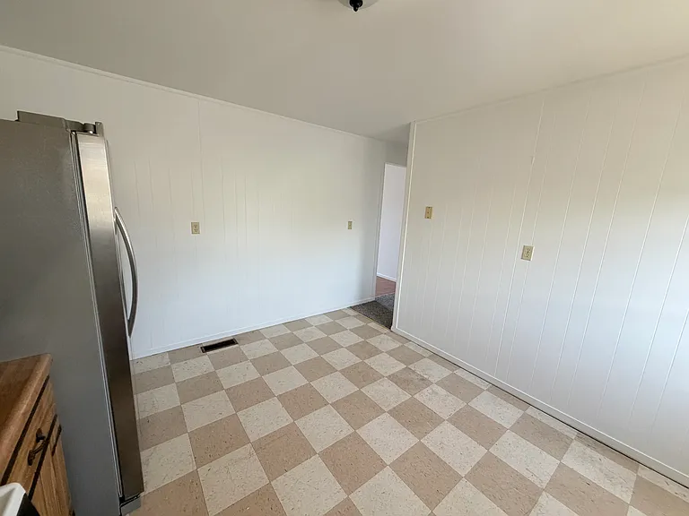 210 Beau Maye Ave #5 — Photo 2