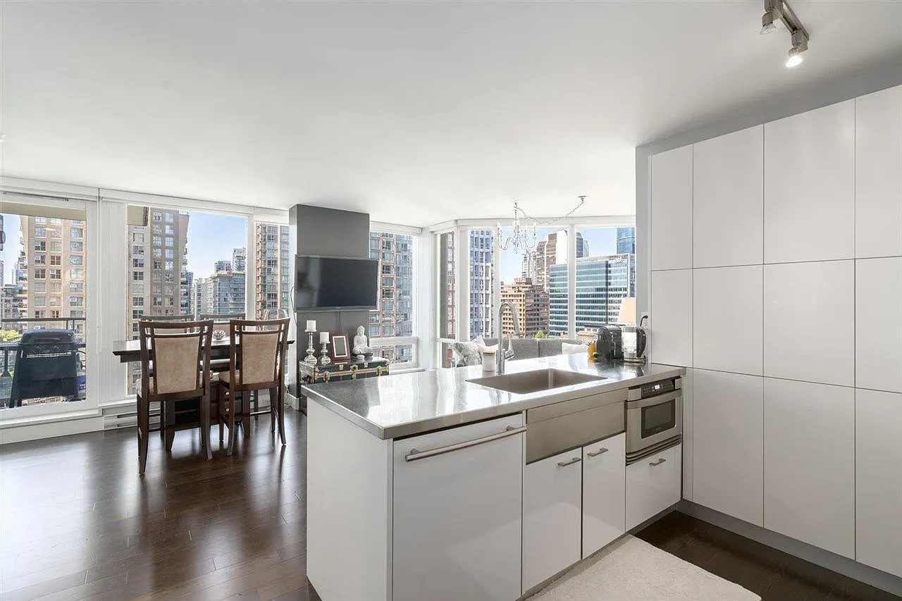2 bed, 757 sqft, $3,200 — Photo 3
