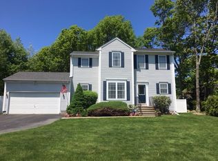 65 Hunters Crossing Dr, Coventry, RI 02816