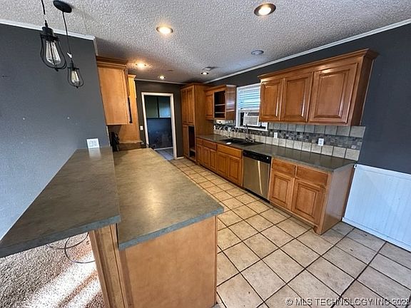5th image of 504 N Pierce Ave