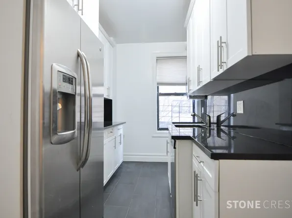 290 Riverside Drive image 5 of 16