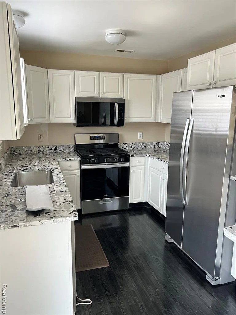 2 bed, 2.0 bath, 1180 sqft, $2,650 — Photo 3