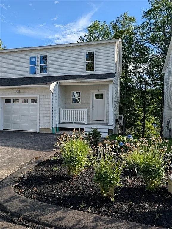 2 bed, 1.5 bath, 1819 sqft, $3,175 — Photo 2