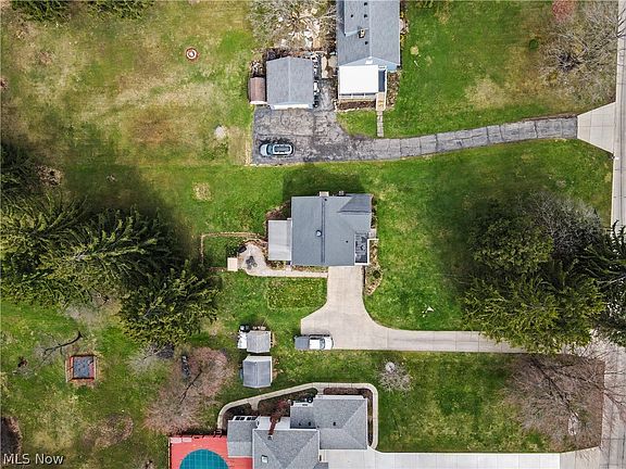 2nd image of 8084 Wright Rd