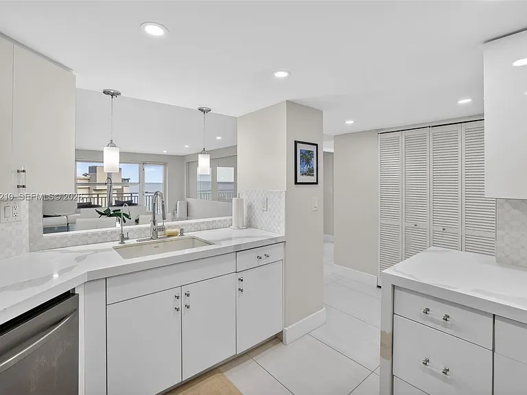 3000 E Sunrise Blvd #14C — Photo 9