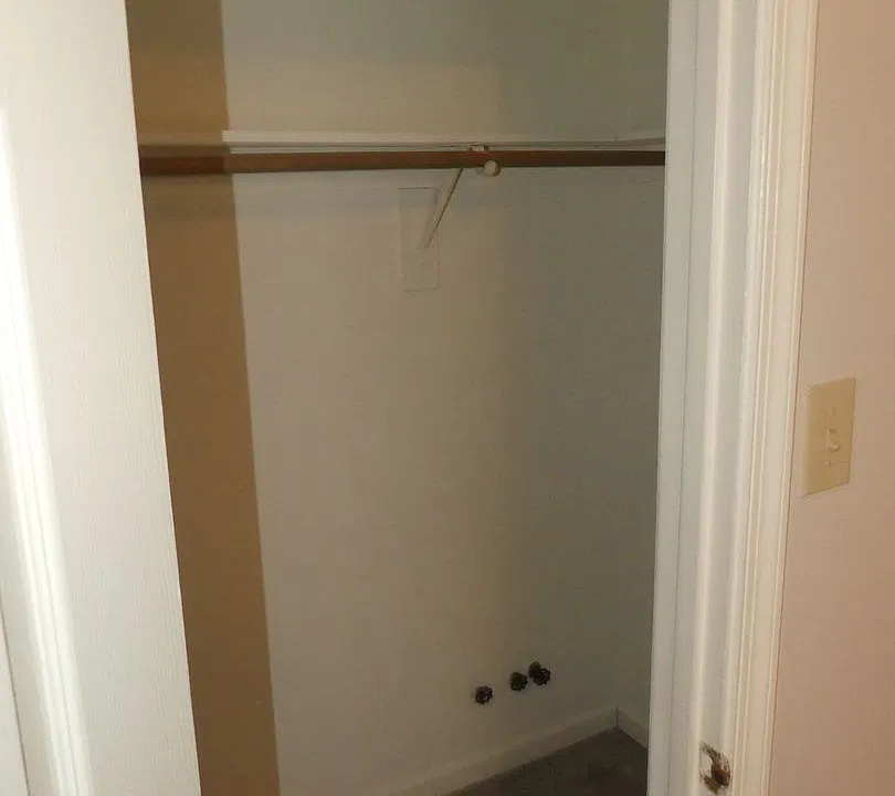 12 Compton Ct