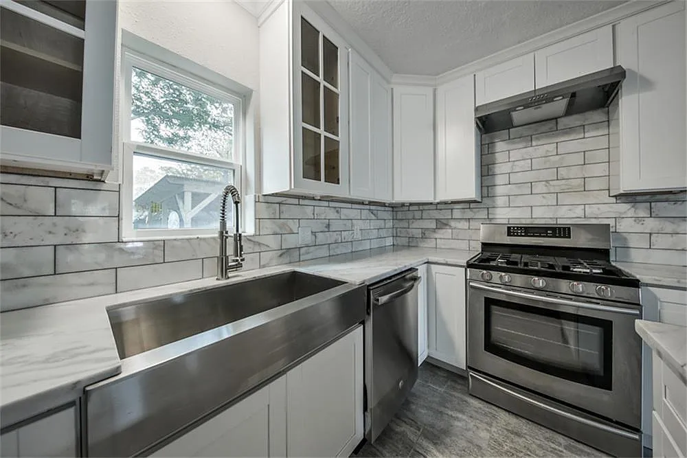 2514 Truxillo St — Photo 3