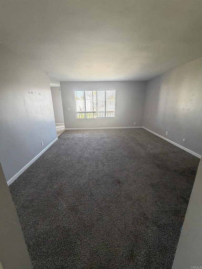 2 bed, 900 sqft, $2,400 — Photo 2