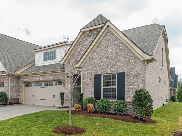 1386 Whispering Oaks Dr, Lebanon, TN 37090