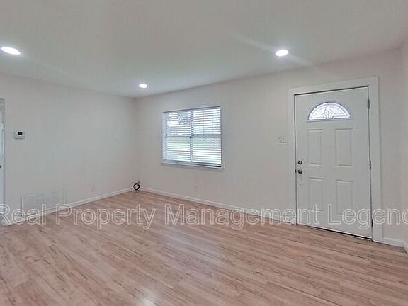 5th image of 2320 Brockbank Dr