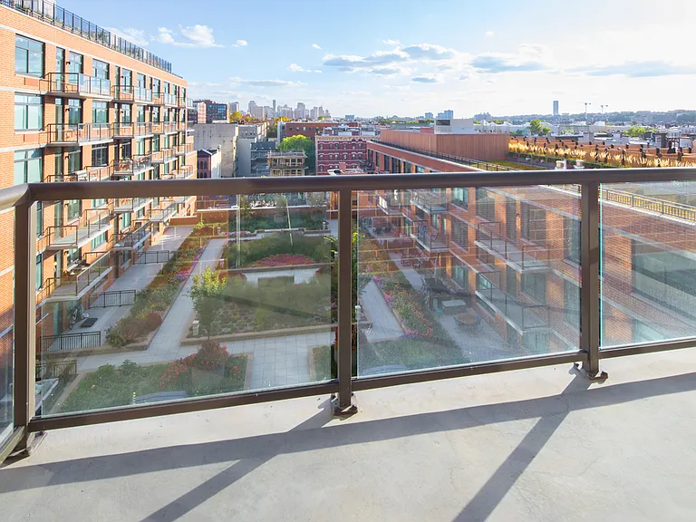 1400 Hudson St #803 — Photo 3