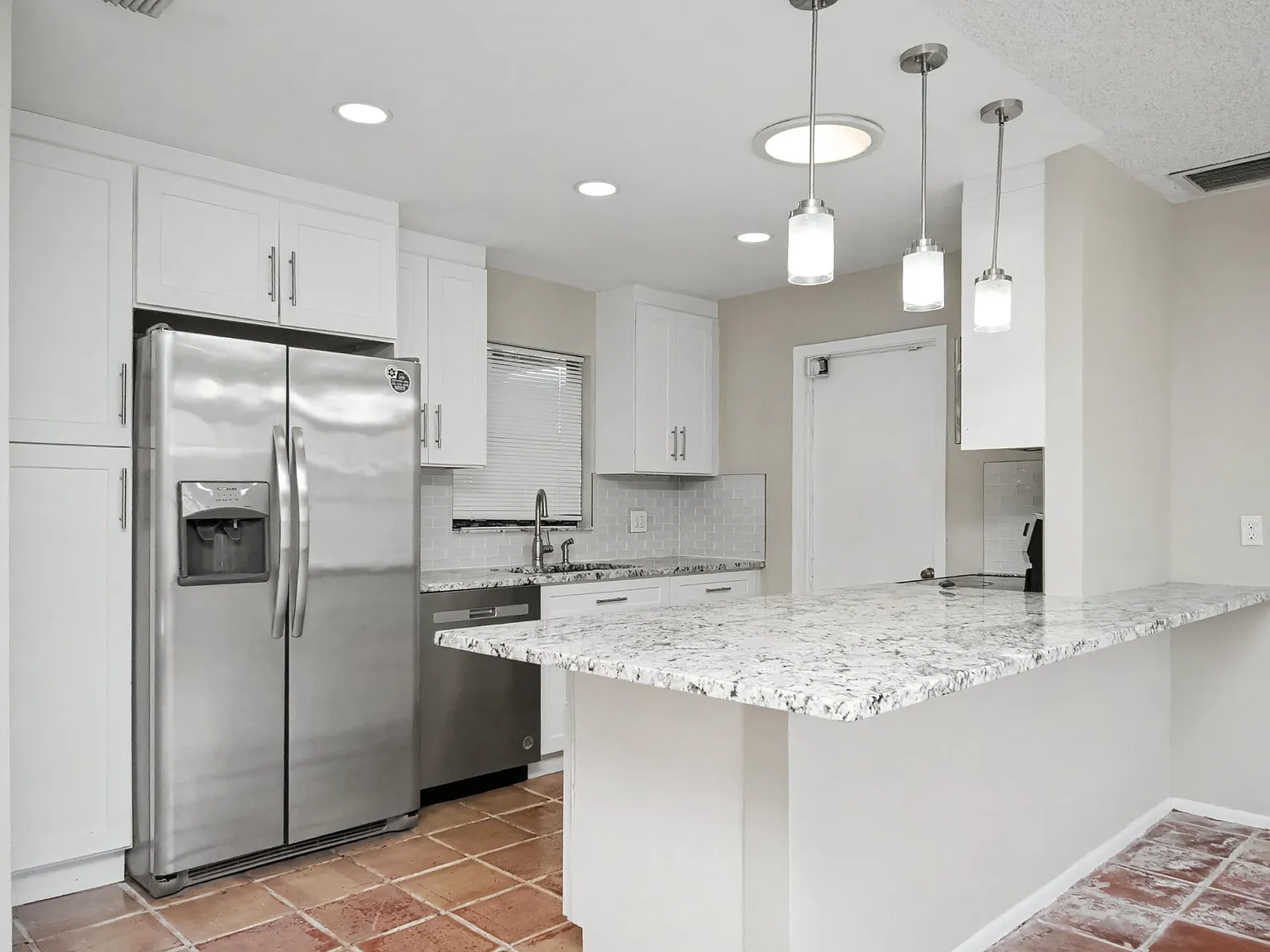 3 bed, 1803 sqft, $4,975 — Photo 1