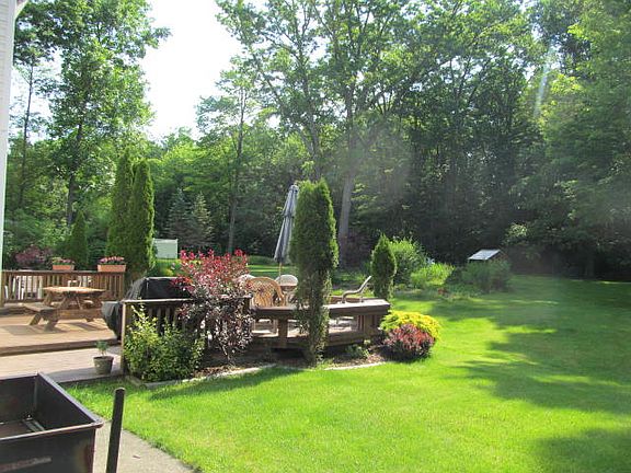4th image of 147 White Oak Dr