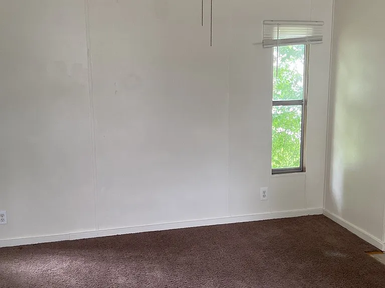 521 E Veterans Memorial Blvd #301 — Photo 6