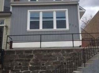 375 Hermitage St, Philadelphia, PA 19128