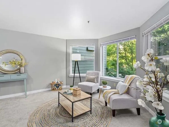 8745 Greenwood Ave N APT 305, Seattle, WA 98103