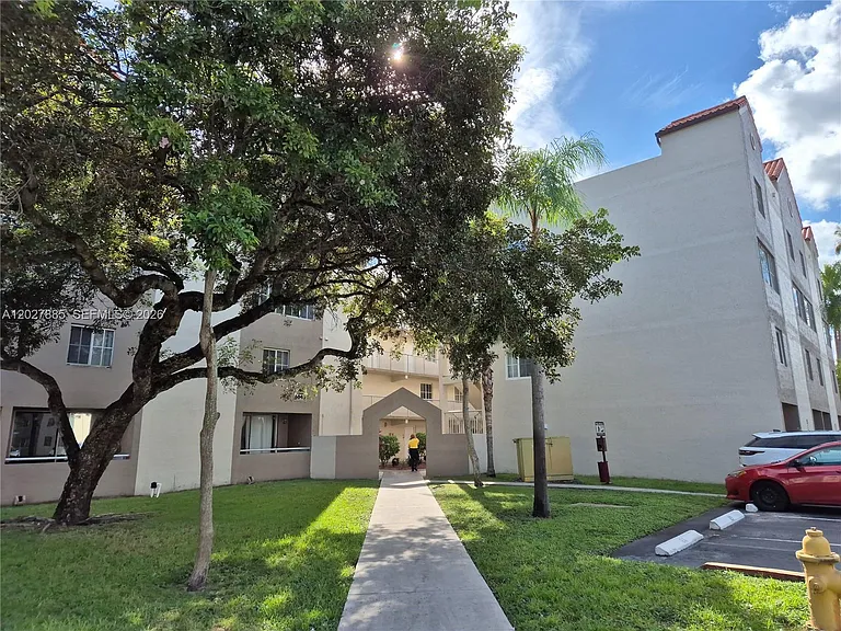 6045 NW 186th St #308 — Photo 10