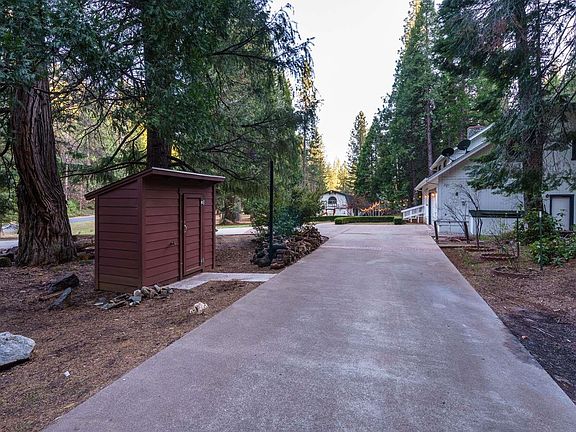 5th image of 23000 Coffill Rd
