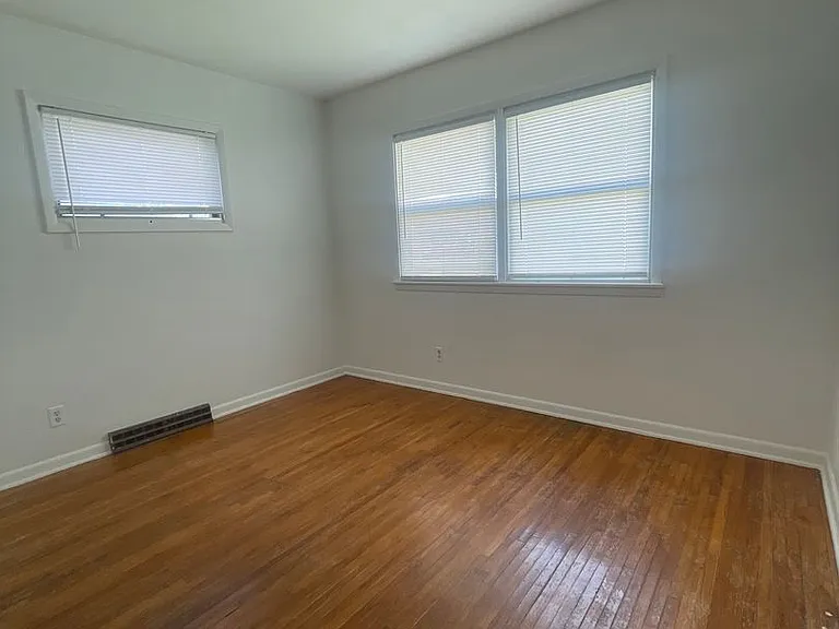 137 Western Ave — Photo 5