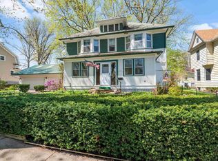2204 Iowa St, Davenport, IA 52803