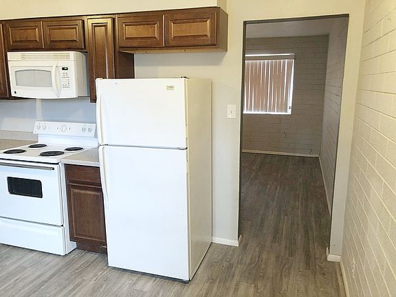 4th image of 7008 N 76th Ave APT 3